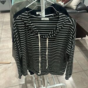 $ Ginger G xl long sleeve w/ hood sweater